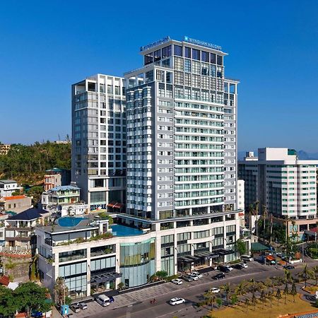 Wyndham Legend Halong Ha Long Exterior foto The hotel in 2016