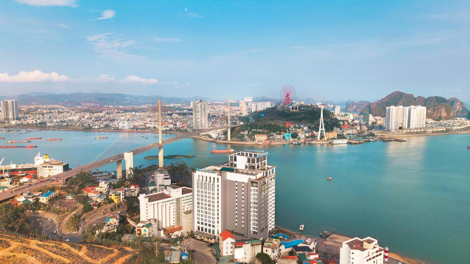 Wyndham Legend Halong Ha Long Exterior foto